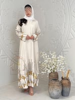 عباية صبا بقماش لنن بارد تطريز ترتر ابيض