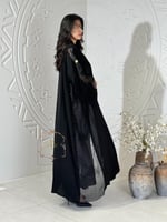 عباية رهاف بقماش كريب رموش مزينه بدانتل وشك