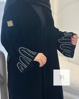 عباية الزهراء l مخمل اسود بشك بالاكمام فضي