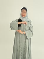 عباية جوانا بقماش كريب اوكراني مطرز تفاحي 1