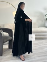 عبايه مخمل كسرات جوانب- اسود (كسرات واسعه)