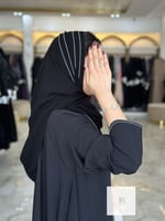 عباية جواهر كلوش بخيط ابيض - اسود