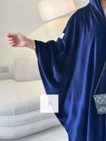 عباية جليانا بشت | مخمل كوري - نيلي