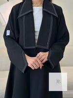 عباية توفانا | بقماش كريب ابو صقر مزينه بخيط ابيض...