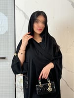 عباية اوريليا بقماش كريب رموش مزين بشك ناعم