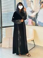 تشكيلة شتاء 2024 - عباية غادين بقماش مخمل دانتيل ف...