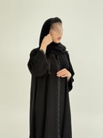 عباية لارين بقماش كريب ملكي مزين بقيطان اسود اسود...