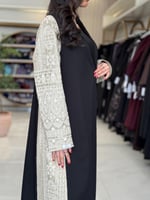 بليزر | عباية سمراء بقماش كريب ايطالي تدخيلات تطري...