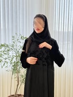 عباية هدبا بقماش تفته ياباني مع جبير كم مخمل مزين...