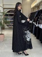 عباية فريده بقماش دانتل بشك سكري مع اسود
