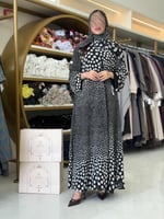 عباية فدوى بقماش شيفون مبطن برسم منقط