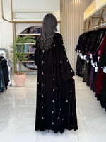 عباية اليان بقماش مخمل كوري دبل كلوش اسود بتطريز