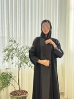 عباية توق بقماش كريب ملكي مع تفته وشك ناعم