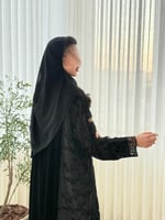 عباية دليل بقماش مخمل كوري مع دانتل