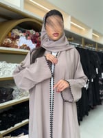 عباية فرايح يقماش حرير مغسول مزين بحياكه يدويه بيج