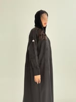 عباية جوده بقماش كريب باربي مطرز اسود