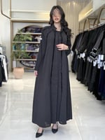 عباية هوليا بقماش كريب شتوي بلمسات مخمل اسود