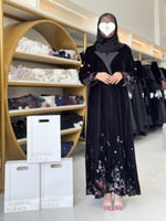 تشكيلة شتاء 2025 - عباية كيرا بليزر مخمل تطريز ورو...