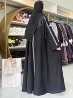 عباية غلا بقماش كريب الاناقه مع شاكيرا مقلم