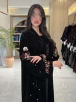 عباية ارتان بقماش مخمل كوري بتطريز يدوي