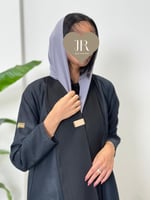 عباية ميرا ا بقماش لنن مطبع رمادي بزرار فونكا