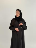 عباية سيلا بقماش كريب باربي مزين بازره