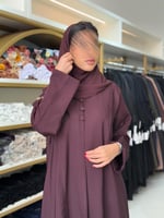 عباية ليان بقماش كريب باربي مزين بازرة عودي