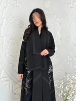 عباية شهد بقماش لنن مطرز اسود