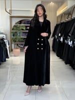 عباية اشجان بقماش مخمل كوري مزين بازره