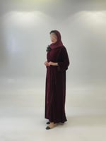 عباية ليلي بقماش مخمل كوري بقيطان ناعمه عنابي