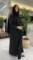 عباية سيرين بقماش شامواه مزين بكرستال اسود