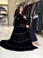 عباية هيم بقماش مخمل كوري طبقات بكلفه زيتي