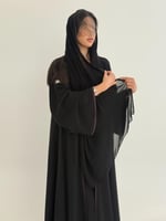 عباية سلطانه بقماش انترنت كويتي بتطريز ناعم موف