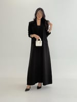 عباية ايناس بقصة بليزر بقماش كريب باربي