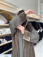 تشكيلة شتاء 2026 - عباية وجد كريب مع مخمل مكسر زيت...