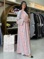 عباية غاده بقماش لنن هندي مطرز وردي