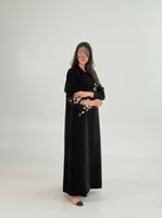 عباية | بليزر اوراد بقماش كريب رموش بتطريز ورود ال...