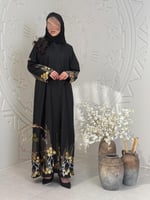 عباية صبا بقماش لنن بارد تطريز ترتر اسود