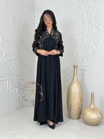 عباية وعد بقماش لنن بحياكه يدويه