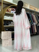 عباية بهجه بقماش شيفون مبطن بتطريز وردي