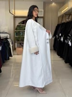 عباية اشجان بقماش جوخ شتوي مع فرو ابيض