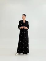 عباية رباب بقماش كريب الابداع مطرز ابيض