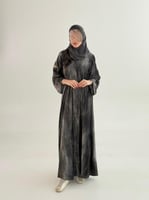 عباية عنان بقماش مخمل برسم زيتوني