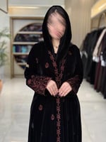 عباية لوسي بقماش مخمل كوري بتطريز اورنج