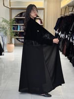 عباية رتين بقماش مخمل كوري مع كريب الاناقه بترتر