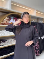 عباية شيهانه بقماش حرير كوري مع كسرات مورده اخضر