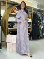 عباية عهد بقصة بليزر بقماش لنن مقلم زهري