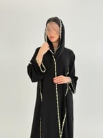 عباية زمرده بقماش كريب ملكي مزين بورد ملون