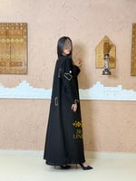 عباية عزة بقماش كريب الاناقة بتطريز ذهبي