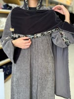 تشكيلة شتاء 2024 -عباية ياسمين بقماش مخمل بشال مطر...